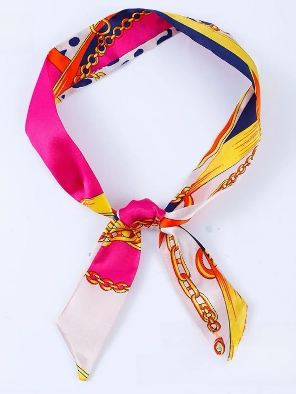 Silk-Tone Chain Print Neck Scarf in Cream & Black